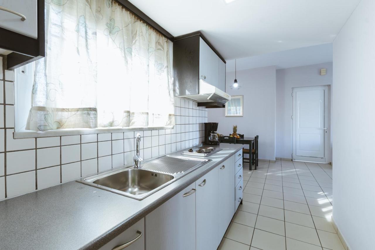 Gelina Apartments ปลาเตเนียส ภายนอก รูปภาพ